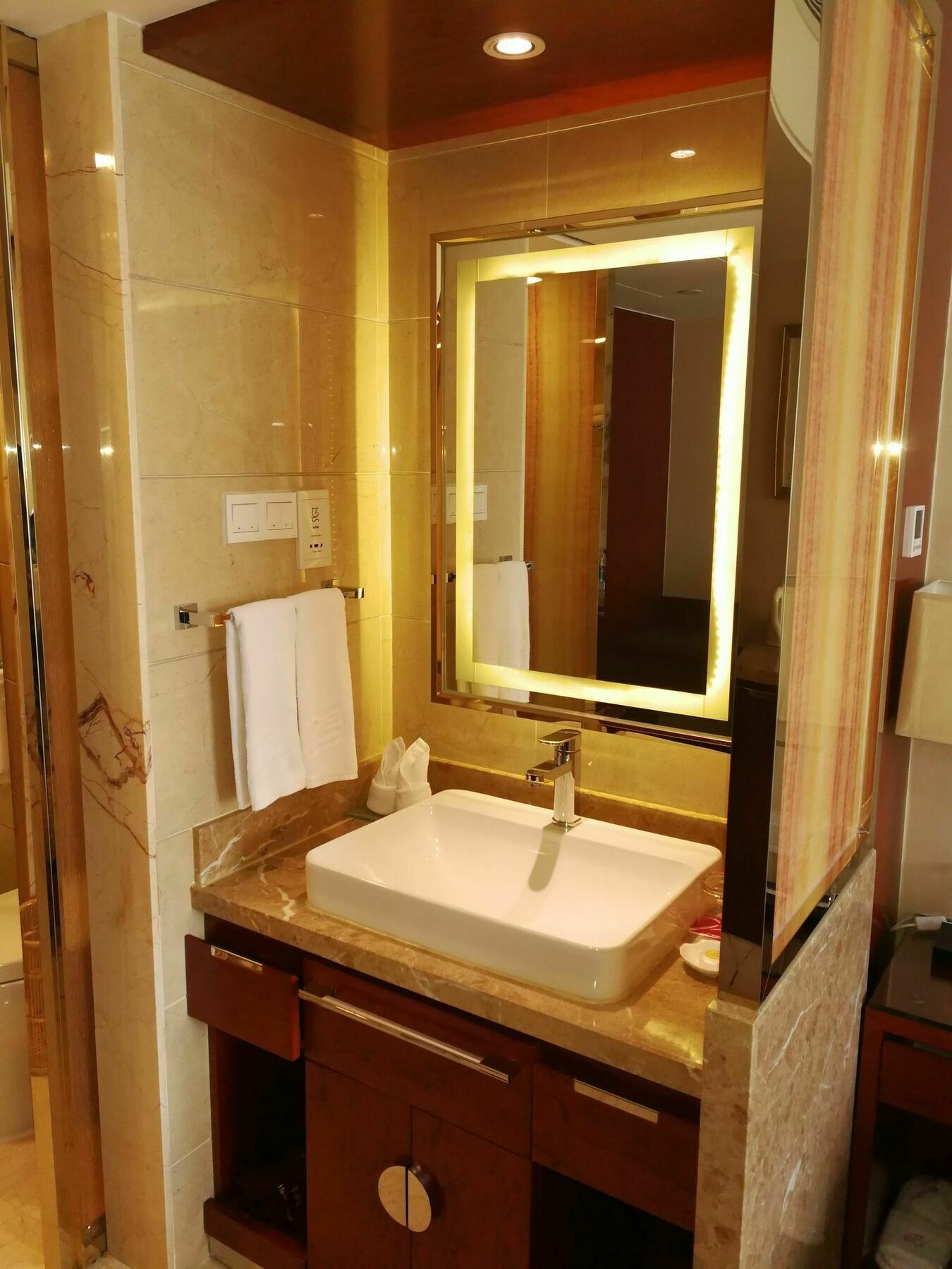 Zhuhai 2000 Years Hotel Exterior photo